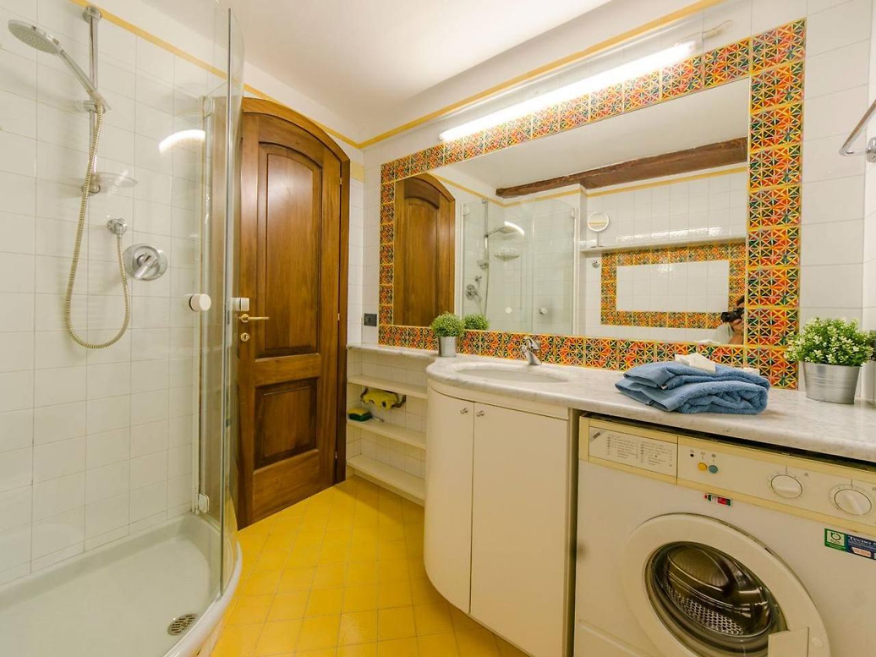 Joivy Colorful Flat For 5 Close To Piazza De Ferrari Генуя Екстер'єр фото
